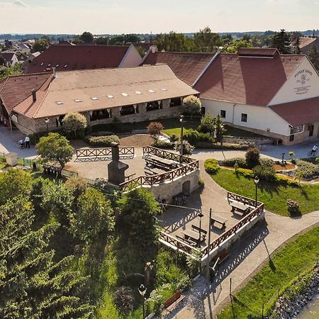 Penzion Dasicke Sklepy Dasice Buitenkant foto